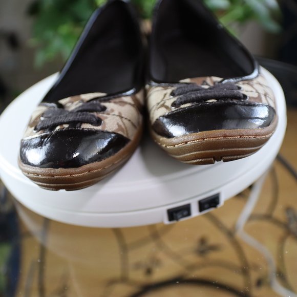 Coach Monogram Flats - Picture 4 of 12